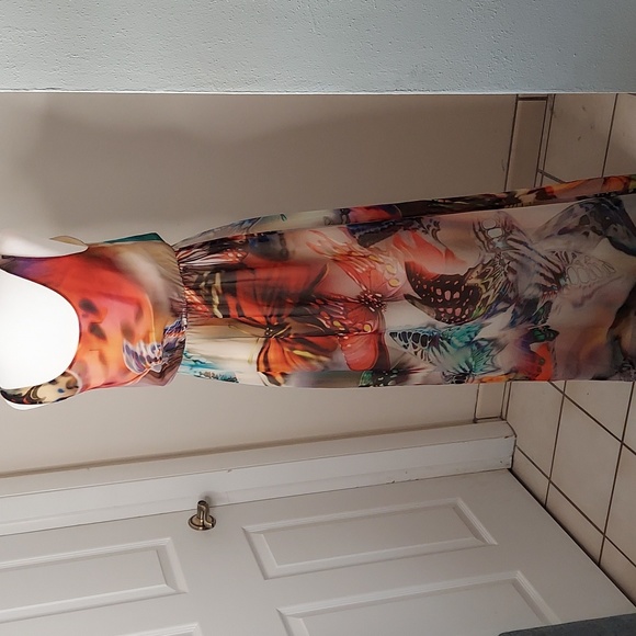 Beautiful silk maxi dress - Picture 2 of 4